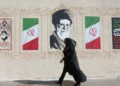 Irã ataca bases dos EUA no Kuwait e Barém e diz ter matado soldados
