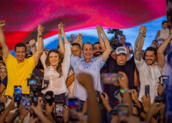 Construção de escolas, ensino em tempo integral e valorização dos professores estão entre propostas de Omar para a educação