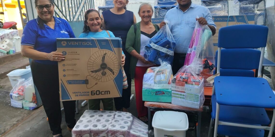 SEMED Maués entrega materiais e equipamentos às escolas do Polo 5
