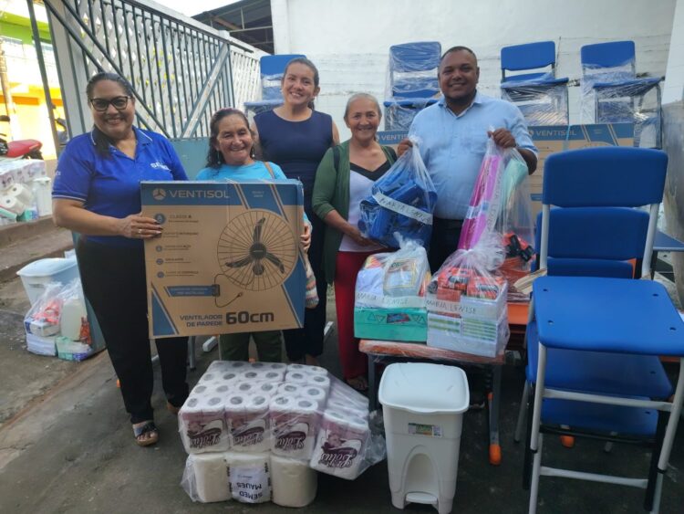 SEMED Maués entrega materiais e equipamentos às escolas do Polo 5