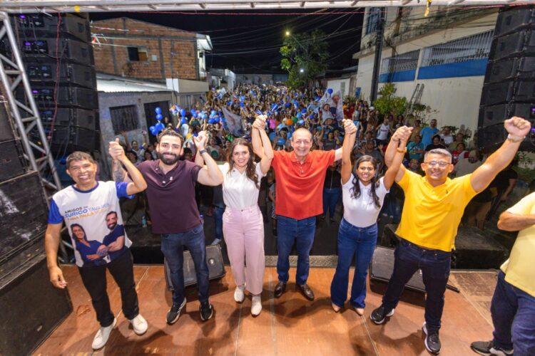 Na Cidade Nova, Omar defende retomada do funcionamento 24 horas das delegacias