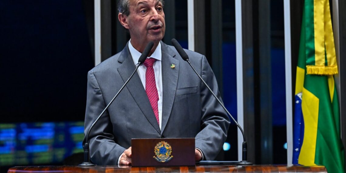 Omar apresenta relatório pelo fim da escala 6×1 e reduz a jornada semanal dos trabalhadores sem redução salarial